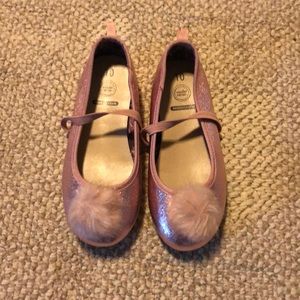Girls size 10 pink flats slip on
